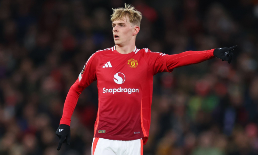57 toches, 94% accurate pass - Toby Collyer gets a deserved standing ovation at Old Trafford