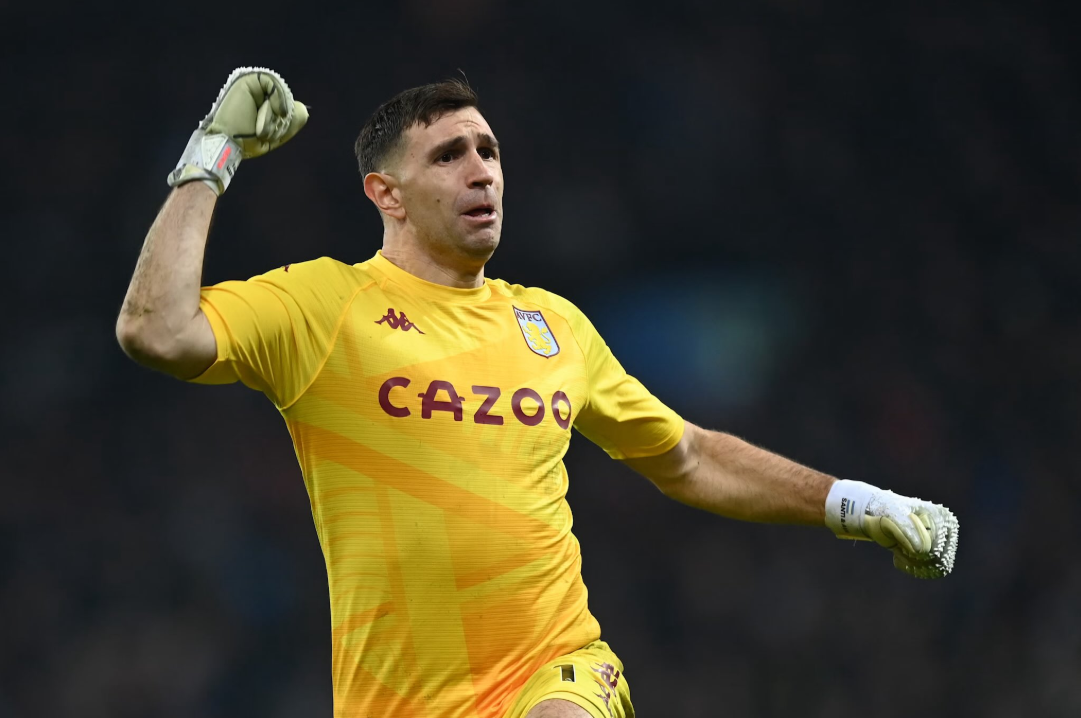 Emiliano Martinez has agreed to join Manchester United - deal depends on one player