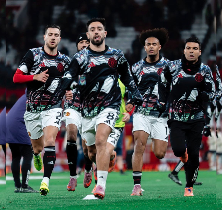 Which Jersey will Manchester United wear against Wolves on Monday?